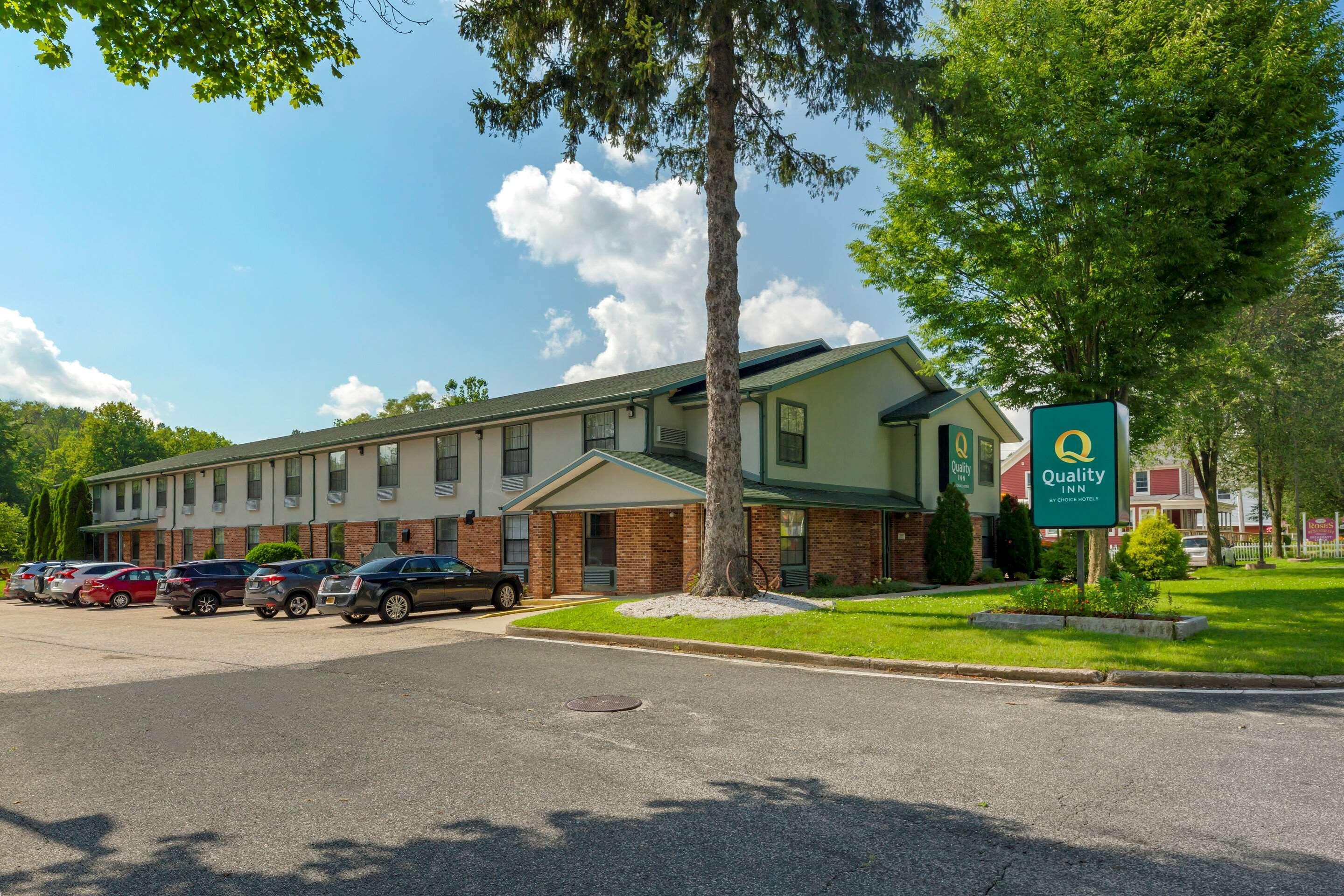 Quality Inn Lee Eksteriør bilde